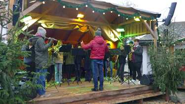 Eine gute Tradition lebt wieder auf - GG-Blasorchesters am Eichstätter Advents- und Weihnachtsmarkt