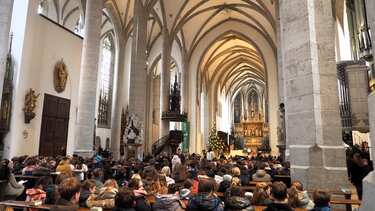 Feierlicher Abschluss vor den Ferien: Schulgottesdienste stimmen auf Weihnachten ein