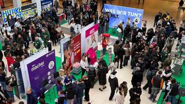 Die 10B auf der Azubi- und Jobmesse im Westpark