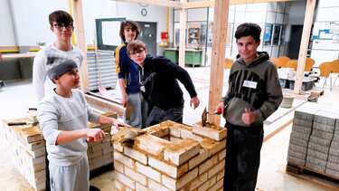 8C und 9B (WWG) beim „Tag des Handwerks“ an der Handwerkskammer Ingolstadt