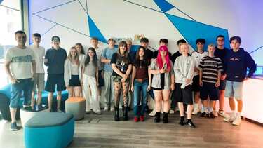 Klasse 10c zu Besuch im BayernLab