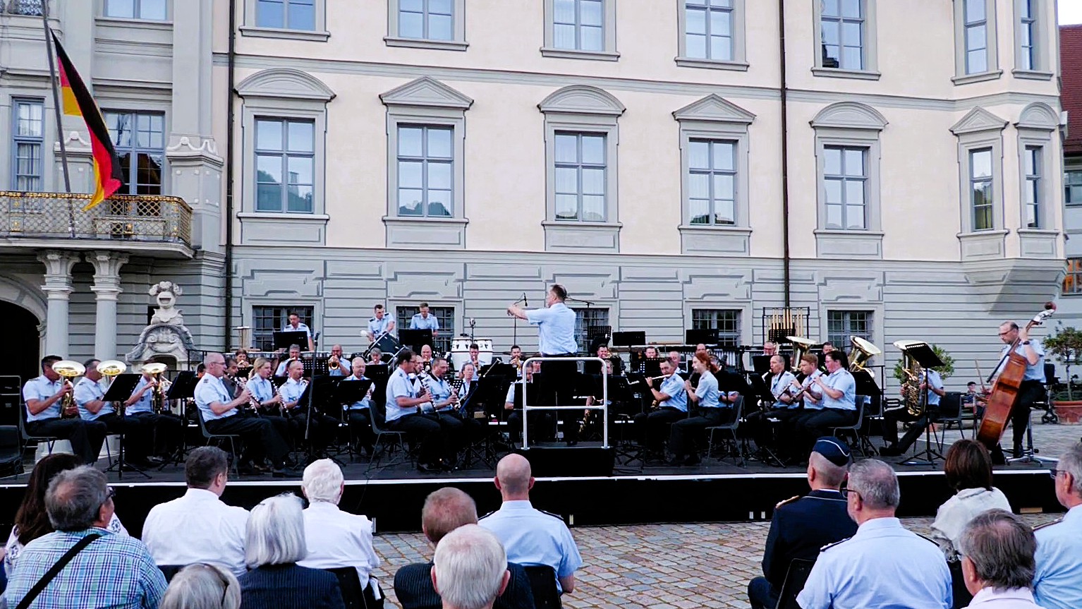 Gebirgsmusikkorps spielt unseren GG-Schulmarsch beim Benefizkonzert in Eichstätt