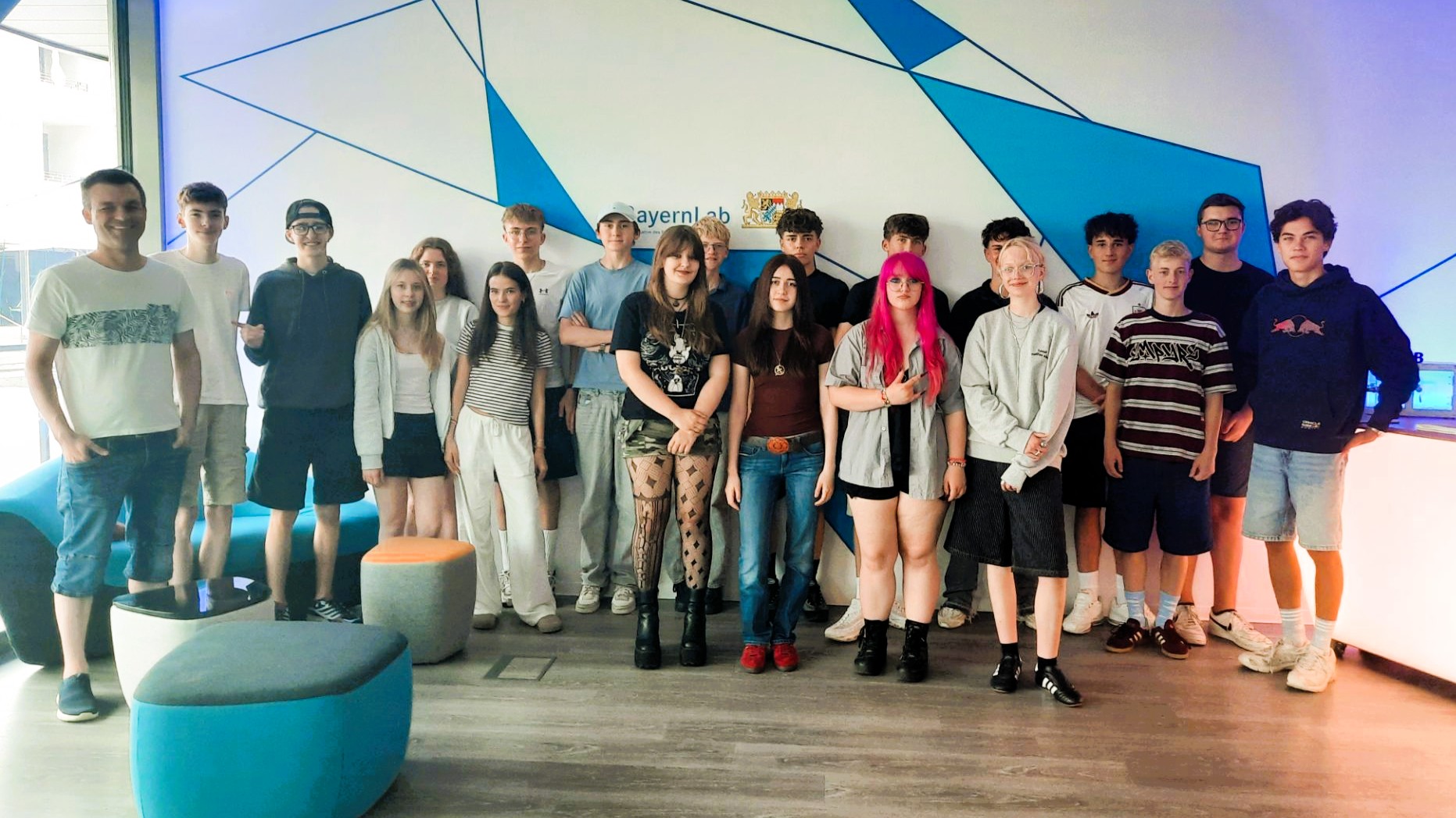 Klasse 10c zu Besuch im BayernLab